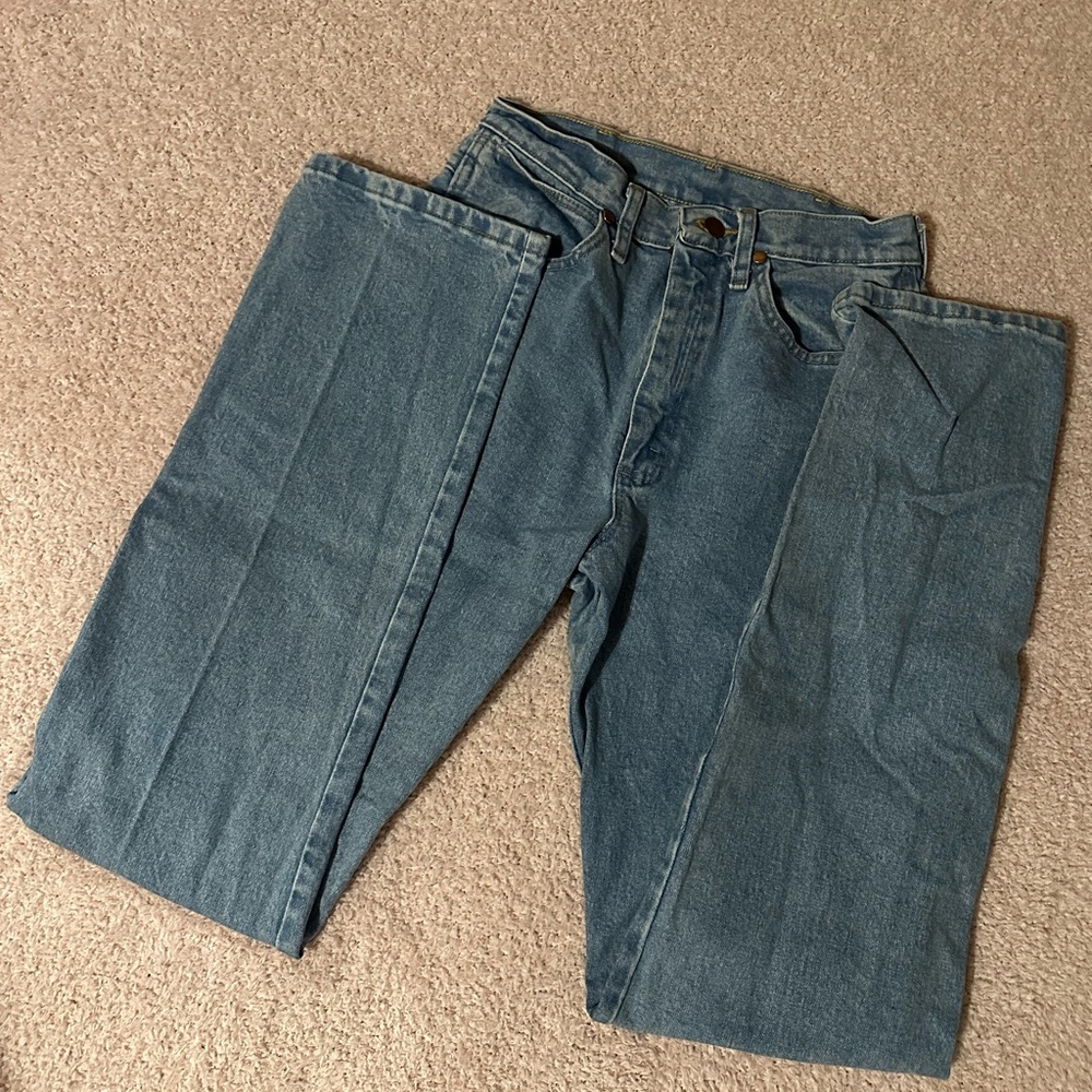 Wrangler Women’s Cowboy Cut Straight Stretch Jean - Picture 3 of 5